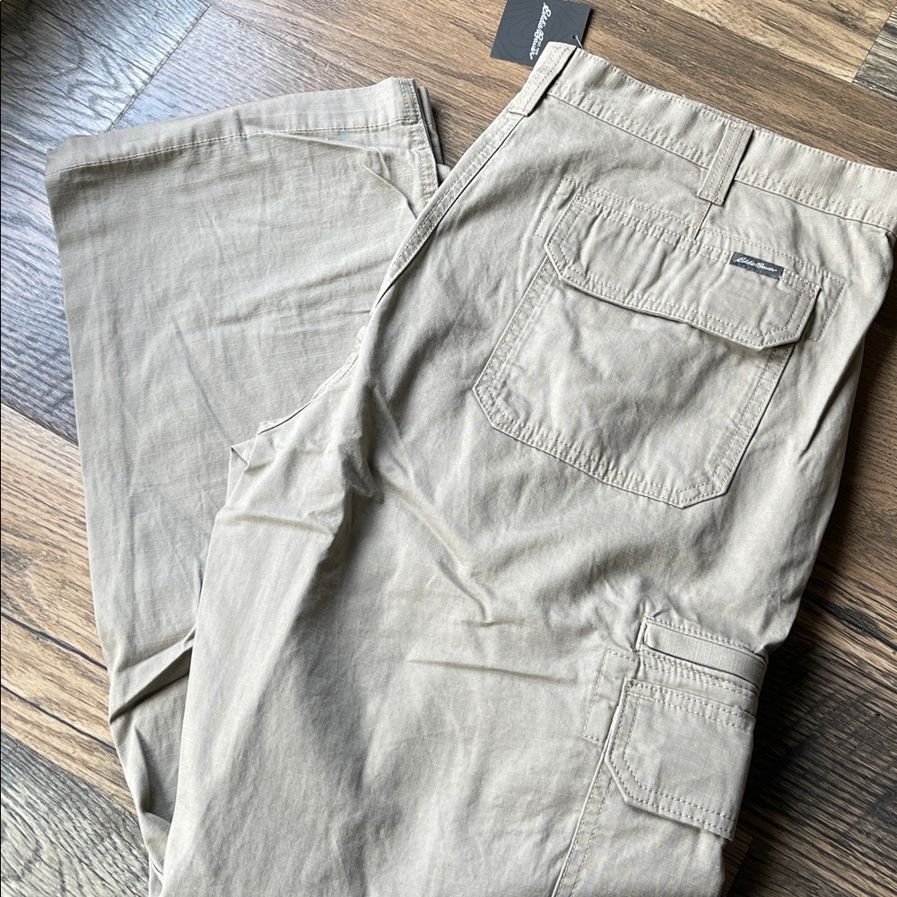 Eddie Bauer Versa Trex Cargo pants light khaki 38 x 32